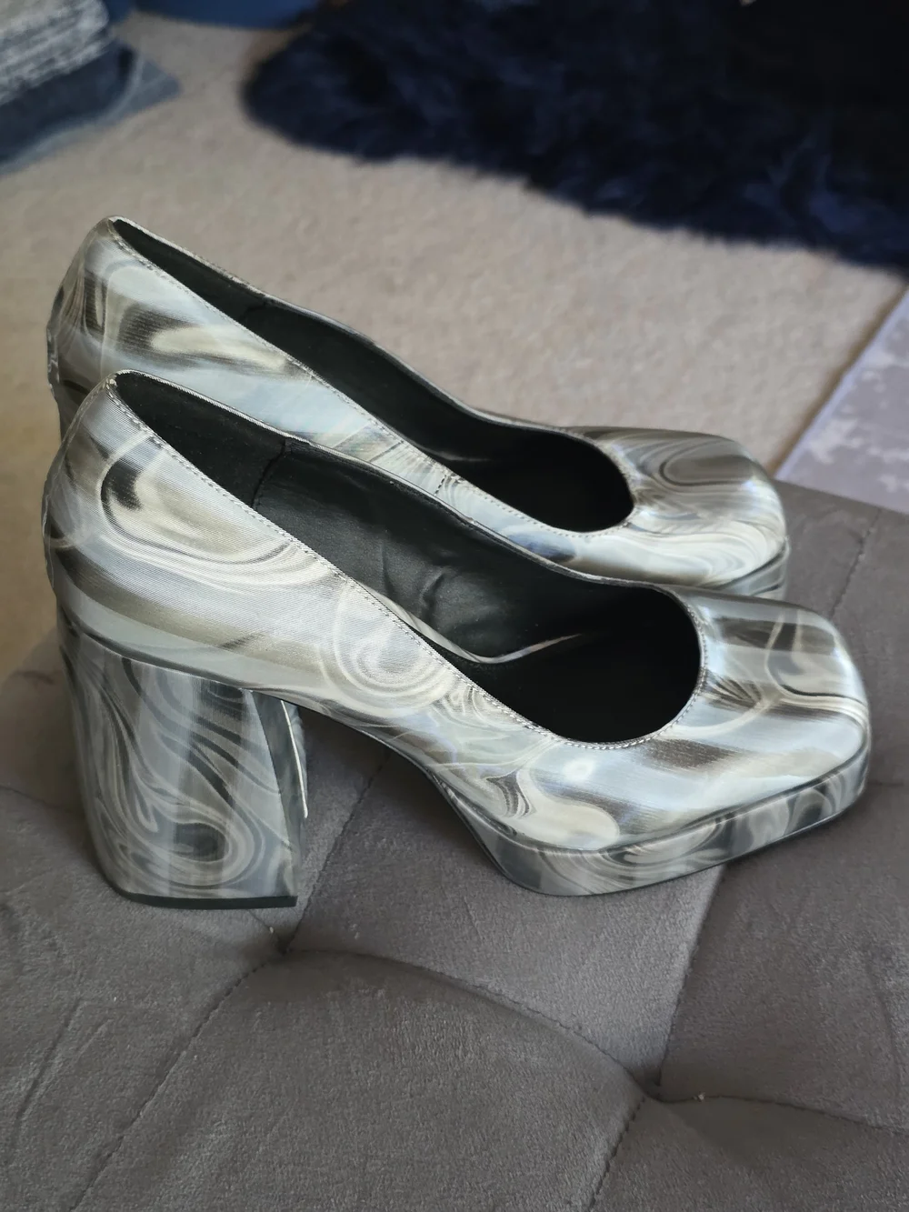 Katy Perry Uptown Pump Platform Heels in Marble Gray/ Silver Size 7.5